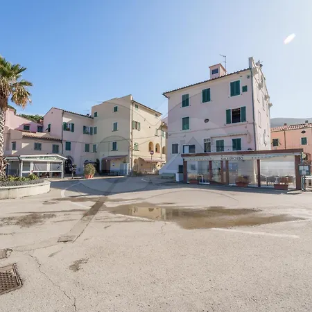 Casa Vittoria Sul Lungomare - Goelba Apartamento